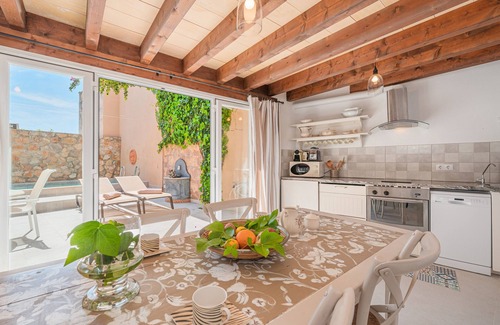 Lloseta House | Vacation Home "Can Raixa" with Private Pool, Private Terrace & Wi-Fi