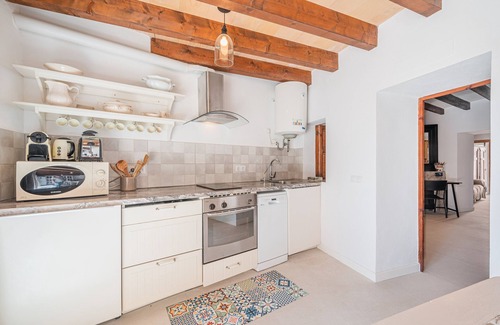Lloseta House | Vacation Home "Can Raixa" with Private Pool, Private Terrace & Wi-Fi
