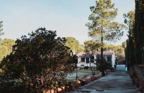 Las Jaras House | Vacation Home "Casa Del Brezo" with Mountain View, Private Pool & Wi-Fi