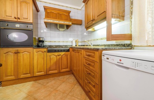 Campos House | Vacation Home Casa Es Torrent with Mountain View, Pool, Wi-Fi, Garden & Terrace