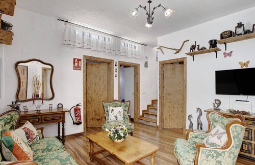 El Cercado House | Vacation Home 'Casa Osciris' with Sea View & Wi-Fi