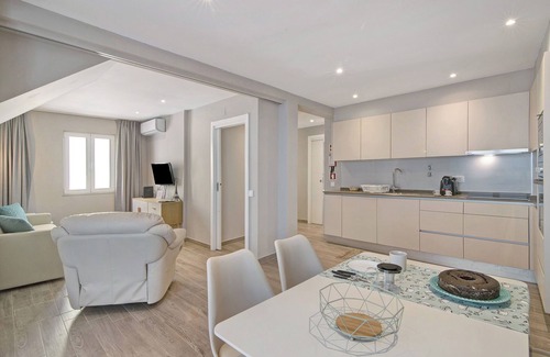 Se House | Vacation Home "Casa Rebelo da Silva" with Private Open Terrace & Wi-Fi