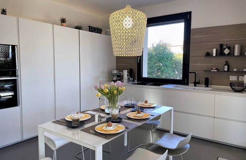 Lonato del Garda House | Vacation home "Casa sulle colline di Barcuzzi" Pool, garden & barbecue