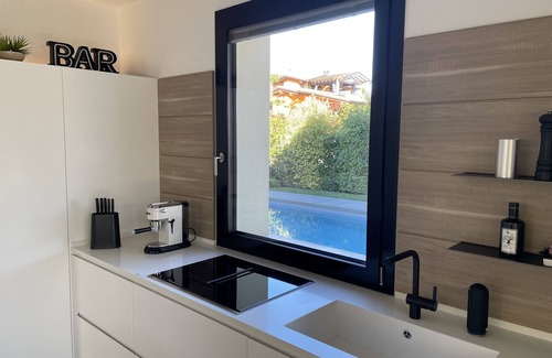 Lonato del Garda House | Vacation home "Casa sulle colline di Barcuzzi" Pool, garden & barbecue