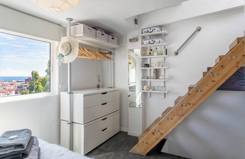 Alicante City Centre House | Vacation Home "Casita Kunterbunt" with Sea View, Terrace & Wi-Fi