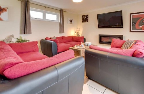 Margam House | Vacation home Cilybe in Swansea - 6 persons, 3 bedrooms