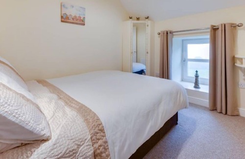 Margam House | Vacation home Cilybe in Swansea - 6 persons, 3 bedrooms