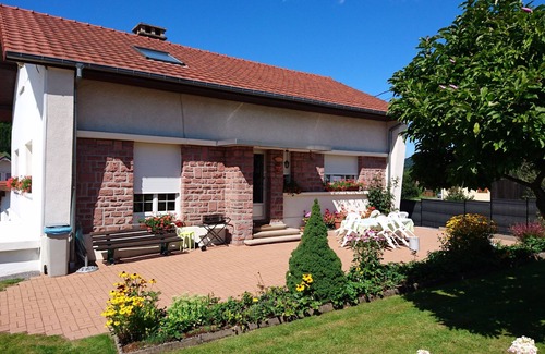 Anould House | Vacation home classified 4* 6 pers maximum + 1 baby Holiday vouchers accepted.