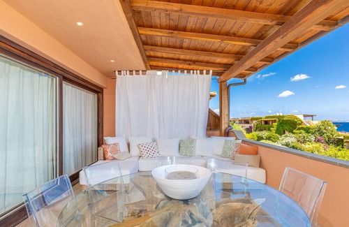 Portisco House | Vacation Home "Cristal House" with Sea View, A/C, Balcony, Garden & Terrace