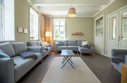 Ostseebad Wustrow House | Vacation home "Kapitänshaus Luv & Lee"