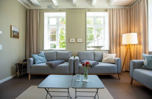 Ostseebad Wustrow House | Vacation home "Kapitänshaus Luv & Lee"