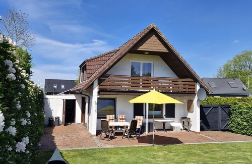 Bedekaspel House | Vacation home for 5 guests with 105m² in Südbrookmerland (297911)