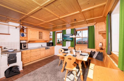 Saalbach-Hinterglemm House | Vacation home for 8 guests with 100m² in Hinterglemm (270560)