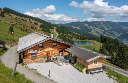 Saalbach-Hinterglemm House | Vacation home for 8 guests with 100m² in Hinterglemm (270560)