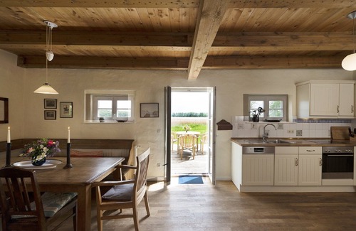 Grubnow House | Vacation Home "Gut Grubnow Rügen" with Lake View, Private Terrace & Wi-Fi