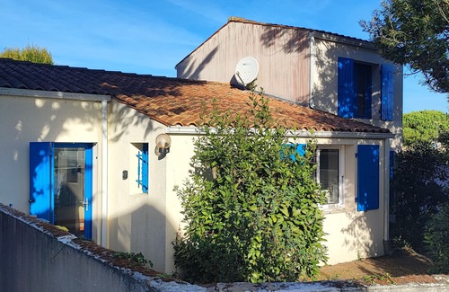 La Remigeasse House | Vacation home in a quiet location and close to the beach