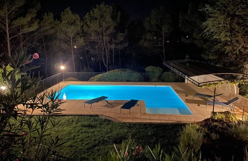 Gareoult Ski Chalet | Vacation home in Garéoult, a picturesque village in the south of France