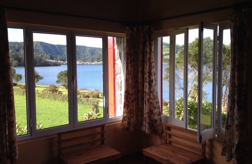 Ponta Delgada House | Vacation home in the countryside on the shores of Lagoa das 7 Cidades
