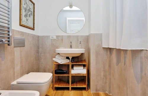 Rione XVIII Castro Pretorio House | Vacation Home in Rome with 1 bedrooms sleeps 4