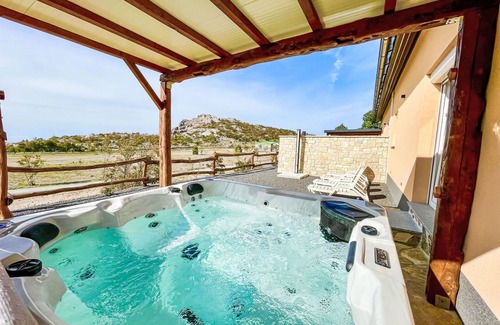 Karlobag House | Vacation home Lea by Interhome