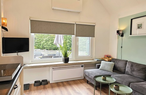 Gapinge Apartment | Vacation home 'logeerhuis' for rent in Gapinge for 4 persons and 2 dogs!