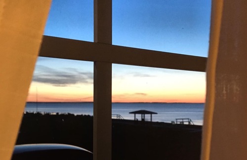 Grand Barachois House | Vacation home right by the sea, with its own beach.