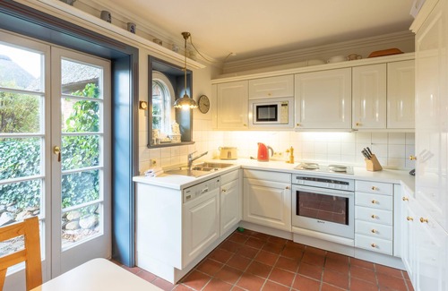 West Husum House | Vacation home Reethus Ulla in Husum for up to 4 people