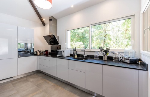 Taussat House | Vacation Home "Villa Tilé Lanton" with Private Pool, Garden & Sauna