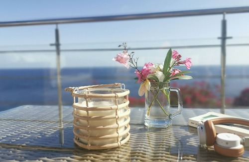 Canico House | Vacation home with fantastic sea views in the first row