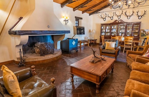 Alcaracejos House | Vacation home with pool and fantastic views of the countryside.