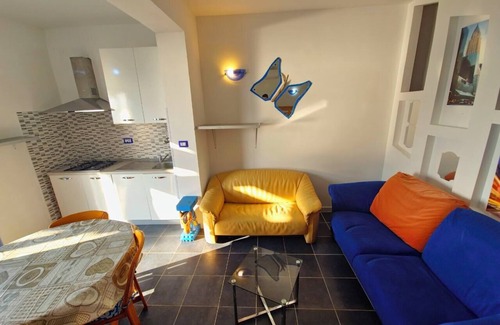 Pizzo Apartment | Vacation home with parking space
