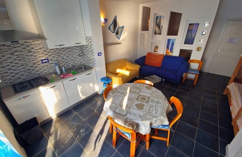 Pizzo Apartment | Vacation home with parking space