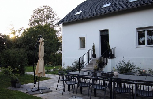Mahlsdorf House | Vacation home with pool, garden and gym in Berlin