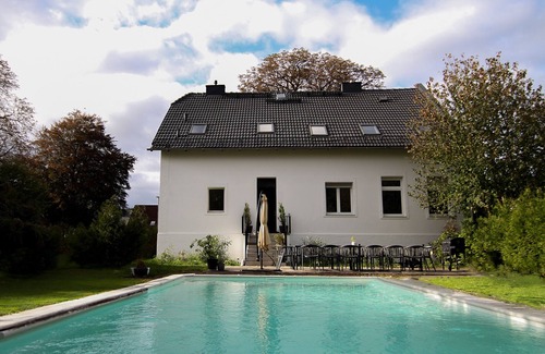 Mahlsdorf House | Vacation home with pool, garden and gym in Berlin