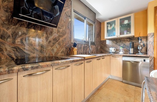 Altafulla House | Vacation Home "Xalet Altafulla" with Sea View, Shared Pool & Wi-Fi