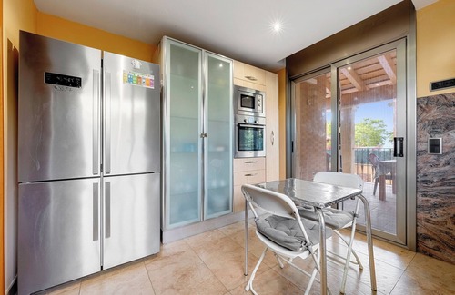 Altafulla House | Vacation Home "Xalet Altafulla" with Sea View, Shared Pool & Wi-Fi