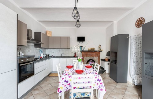 Montecatini Terme Apartment | Vacation House Irene with Patio and Parking