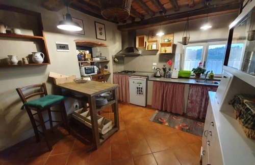Montescudaio House | Vacation in Borgo, in the hills 2 steps from the Sea!