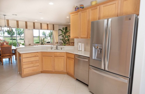 Desert Palms House | VACATION IN SUN CITY WITH GOLF VIEWS ! IN PALM DESERT CA n Golf, Pool, Gym