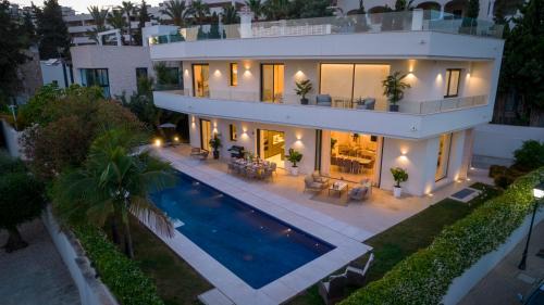 Golden Mile Villa | VACATION MARBELLA I Villa Velazquez, 150m to the Beach, Heated Pool, Golden Mile