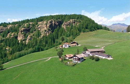 Avelengo Apartment | Vacation on a farm