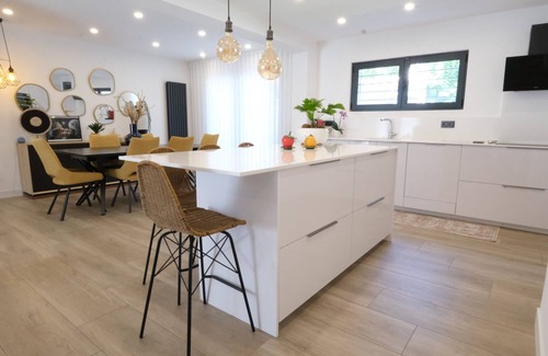 Salon-de-Provence Villa | Vacation rental house with pool SALON DE PROVENCE LS7-429