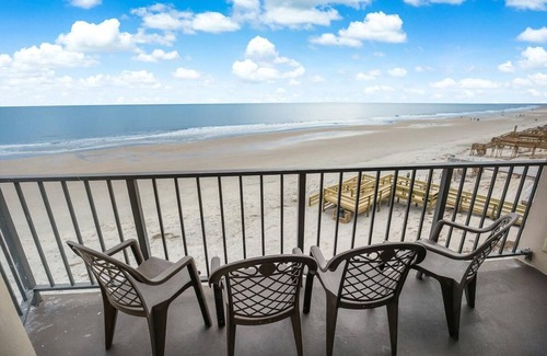 Litchfield by the Sea Apartment | Vacation Time Oceanfront Deluxe Queen Room 4th Flr