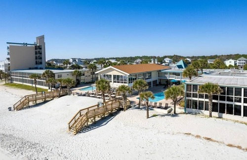 Litchfield by the Sea Apartment | Vacation Time Oceanfront Deluxe Queen Room 4th Flr