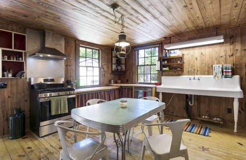 Wilmington House | Vacation time! Spacious newly remodeled retreat with all the comforts to unwind.