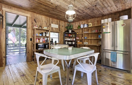 Wilmington House | Vacation time! Spacious newly remodeled retreat with all the comforts to unwind.