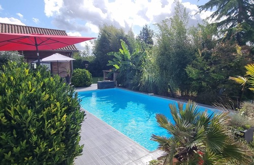 Lesmont House | Vacation villa with swimming pool near Orient lakes in Champagne (Villa Temple)