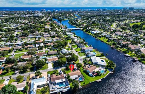Tropic Palms House | VacationSunwind Delray home! Water Front Pool Dock near Beach