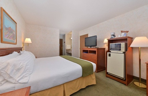 Green Valley Hotel | Vagabond Inn Executive - Green Valley