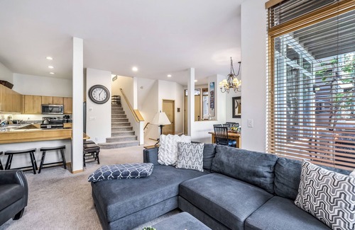 Vail House | Vail Condo in the Heart of Lionshead - Close to lifts!